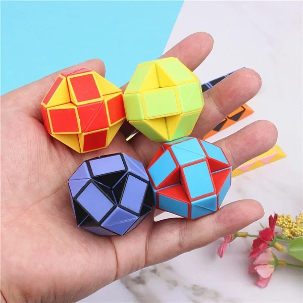 c02385c492d1353a12c8dd5d94160686.webp Fidget Snake Cube Twist Puzzle Random